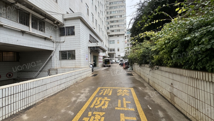 电子大厦外景图