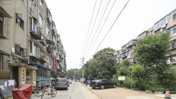 友谊西楼外景图