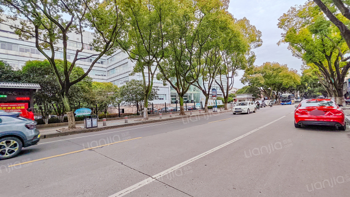 解放东路外景图