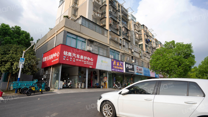 映翠花园五村外景图