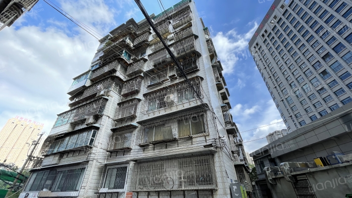 工人医院宿舍外景图