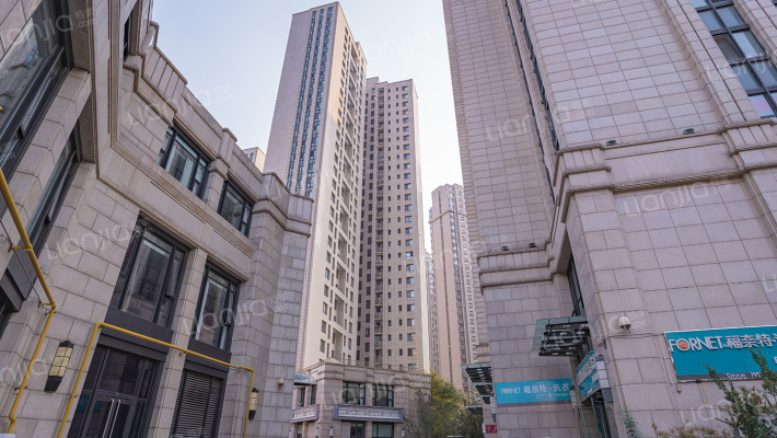 保利金香槟外景图