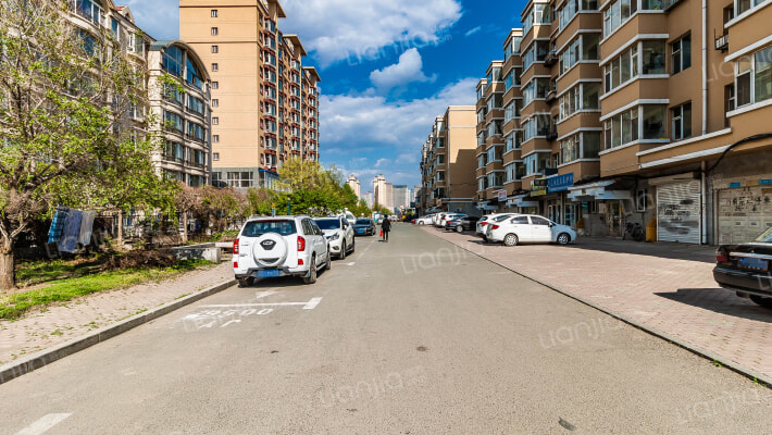 一汽客车花园外景图