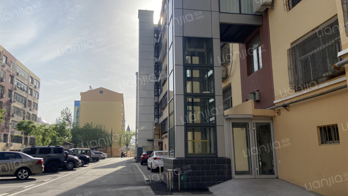 大河小区外景图