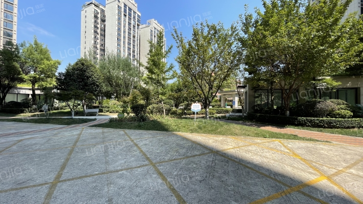 朝庭四季花园外景图