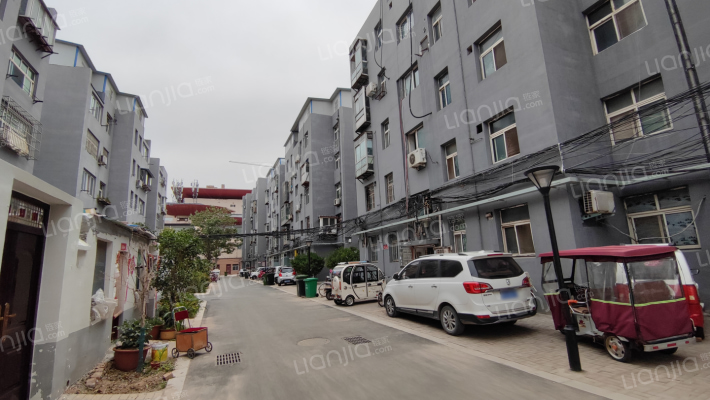 二技校家属院南院外景图