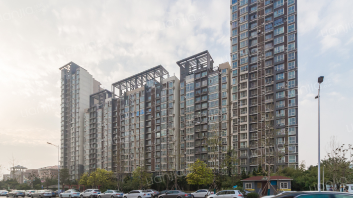 康桥边的院子外景图