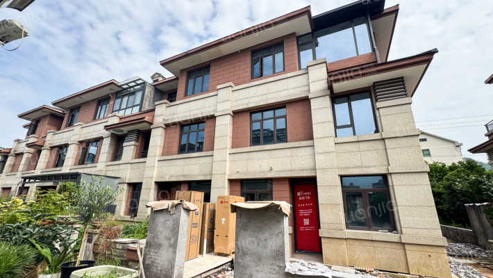 龙山豪庭外景图