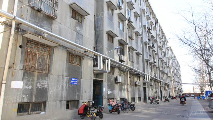 联盟西院外景图