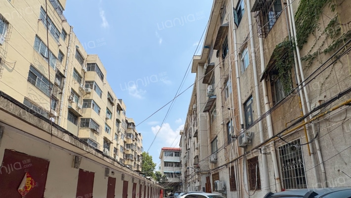 外贸冷库家属院外景图