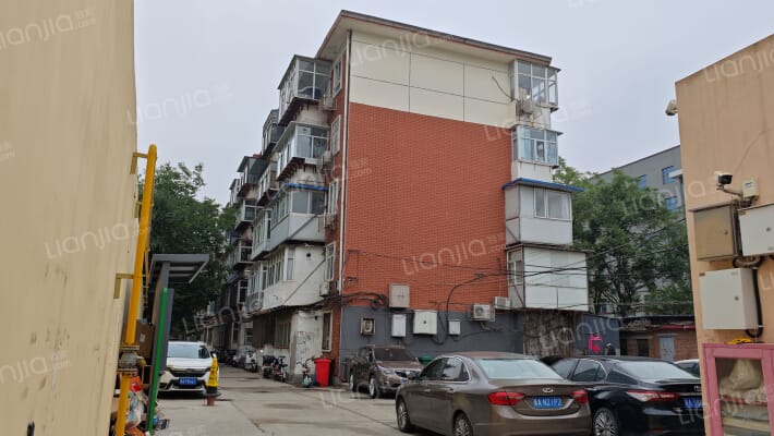 国投宿舍外景图