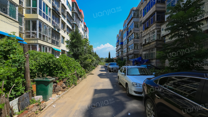 杏花岭区第十一中学家属楼外景图