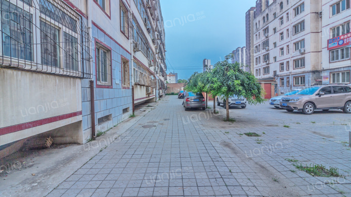 劳动和社会保障局宿舍外景图