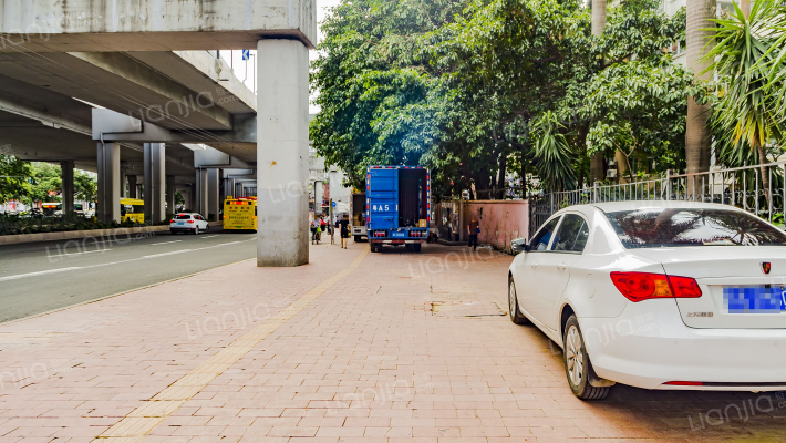 白云山小区外景图