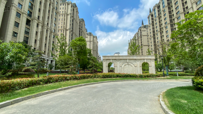 荷兰小镇郁香郡外景图