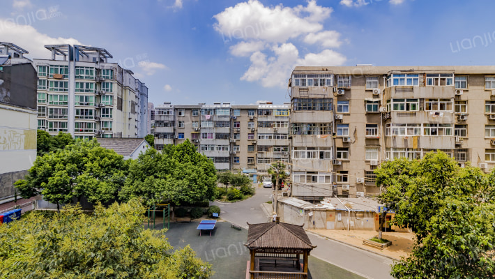 山潘三村外景图