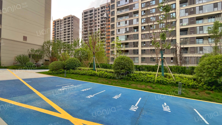 中梁春和景明外景图