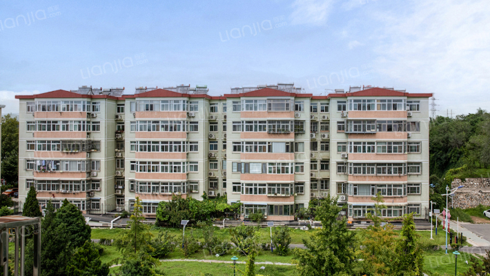 镇岗南里外景图