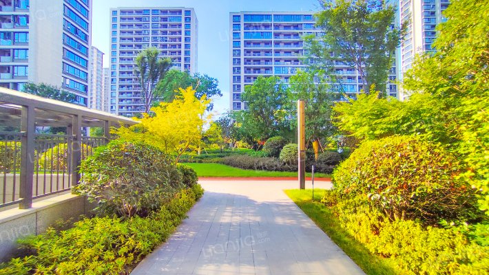 万城景湖园外景图