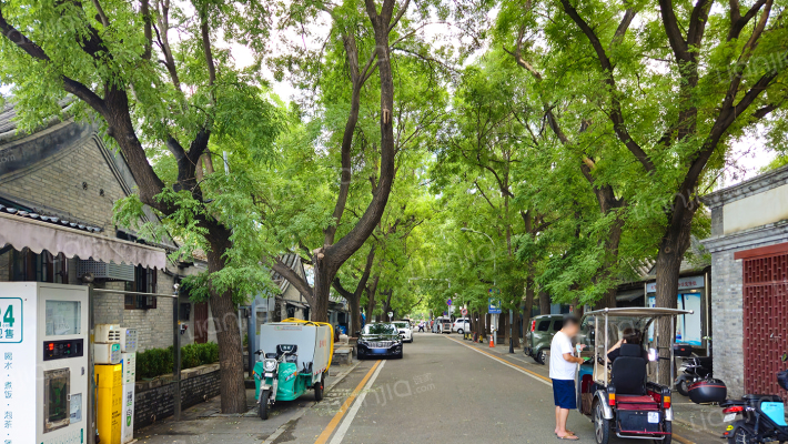 宫门口二条外景图