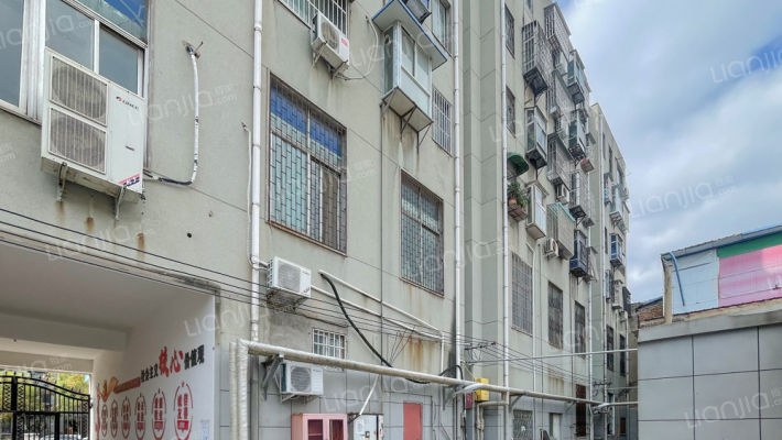 曹门关中街44号外景图