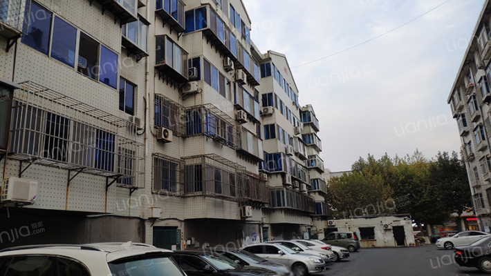 兽医站家属楼外景图