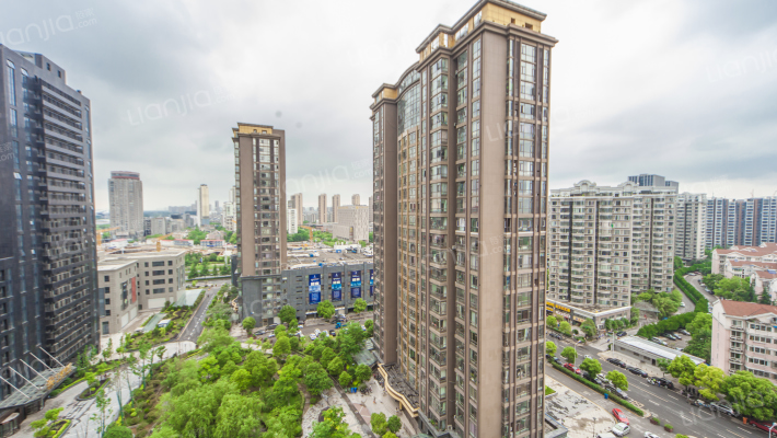 铂金时代公寓外景图