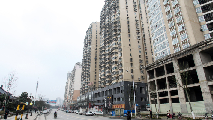 外滩聚龙城外景图