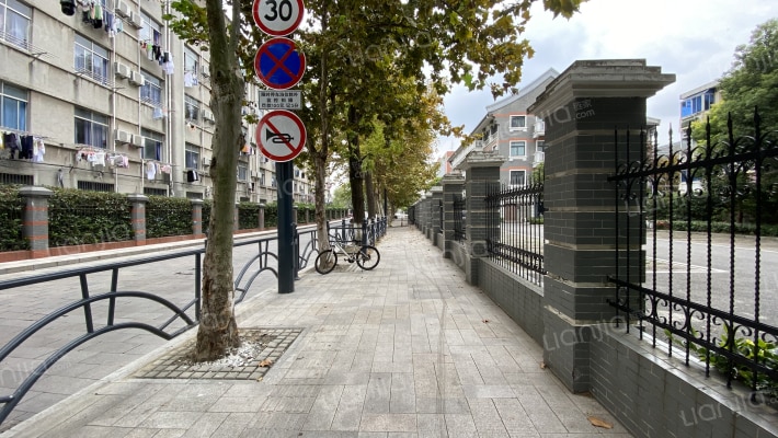 新城大厦外景图