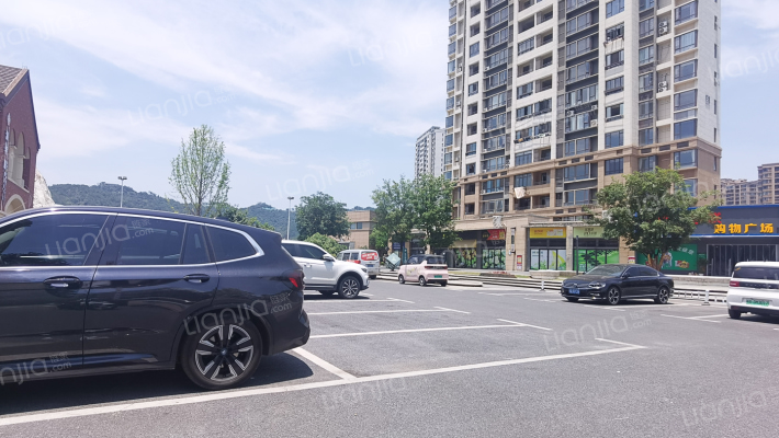 保利半山温泉谷外景图