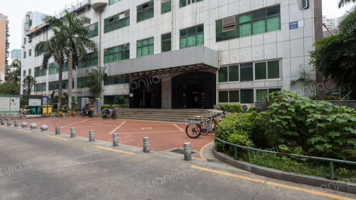 普利花园大厦外景图