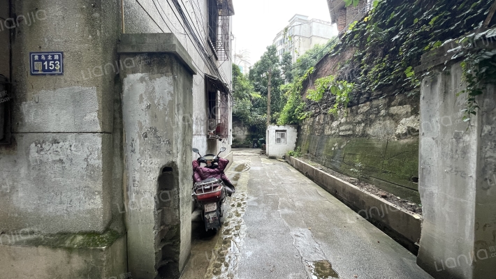 贵乌北路153号外景图