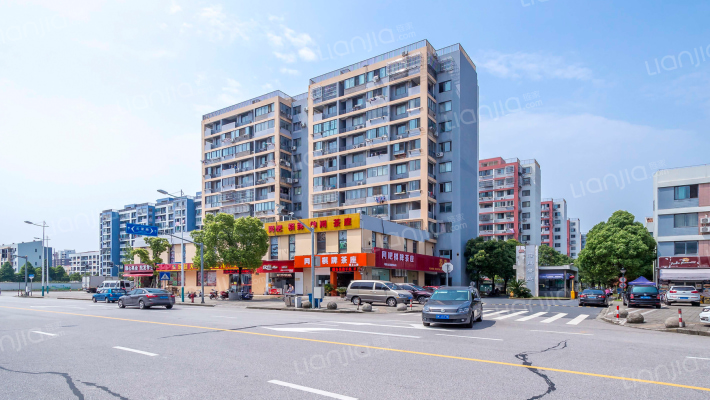 荷风景庭外景图