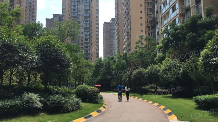 御廷上郡外景图