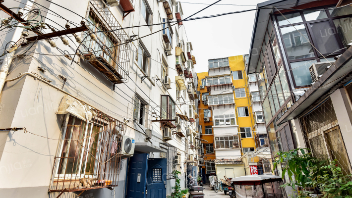 纬八路51到312号外景图