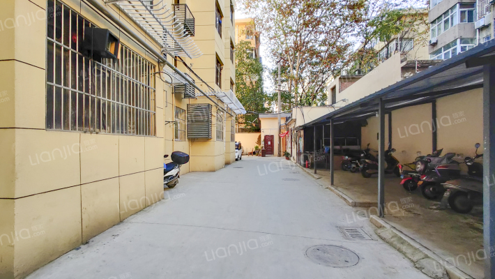 燕兴家属院外景图