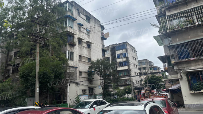 成钢新小区外景图