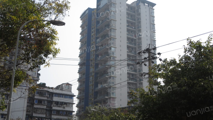 莱茵河畔外景图