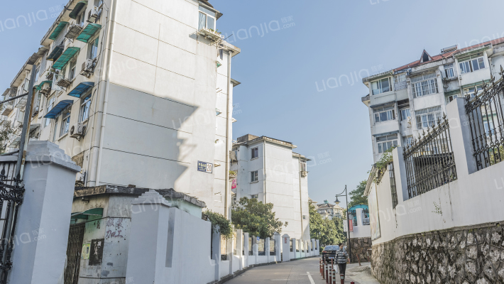 外东山弄外景图