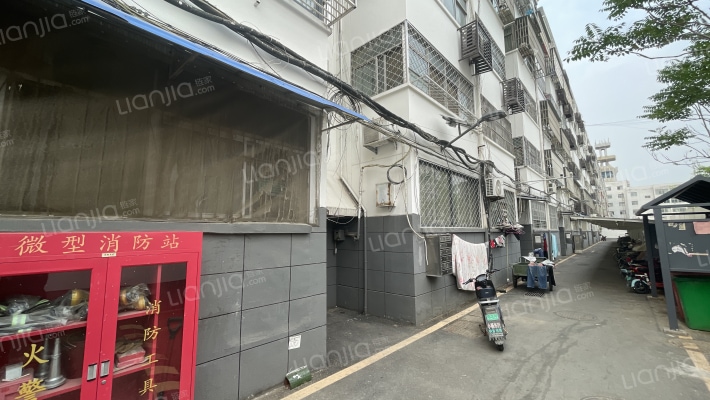 实验中学北宿舍外景图