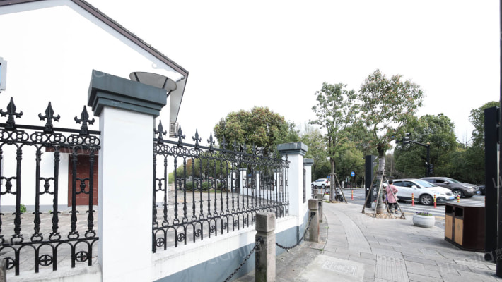 环城南路商住楼外景图