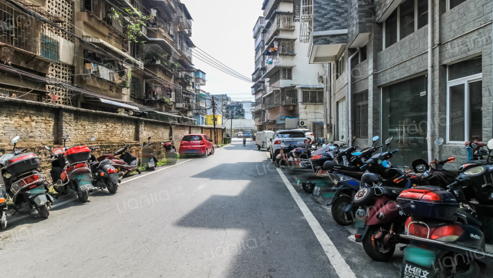 城西大厦外景图