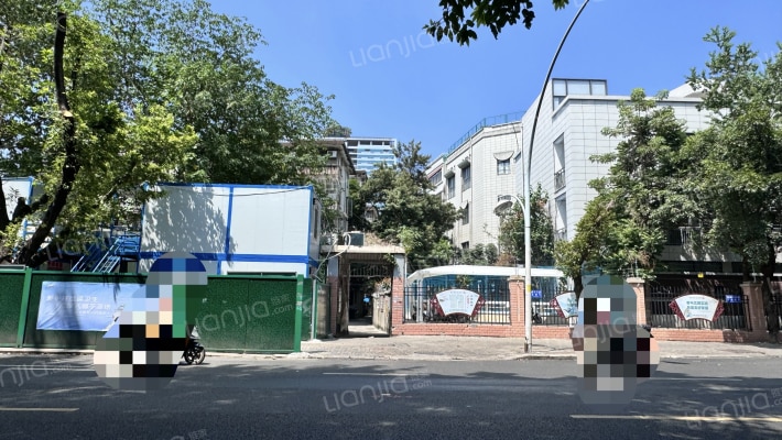 文教职业中专宿舍外景图