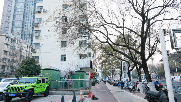 变速器厂职工住房综合楼外景图