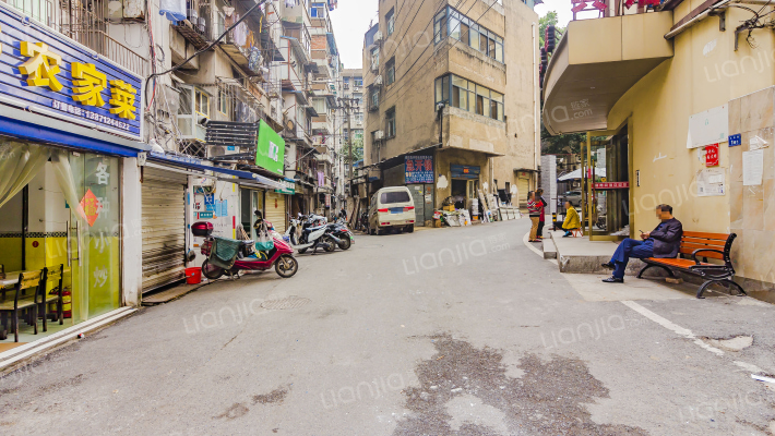 固体潮小区外景图