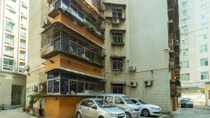 西旅家属院外景图