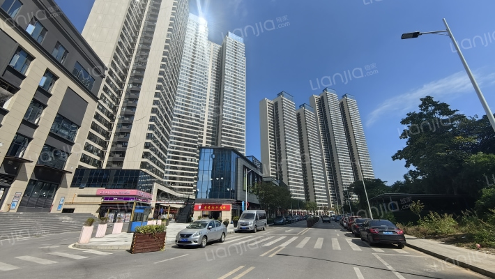 万科翡翠滨江外景图