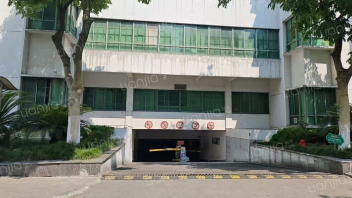 米兰商厦外景图