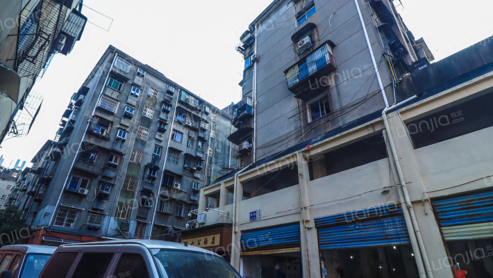 东万宜巷外景图