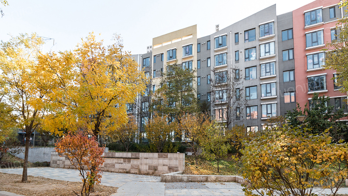 中奥广场首站外景图